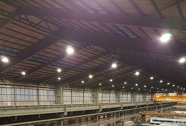 Éclairage LED puissant pour hall industriel